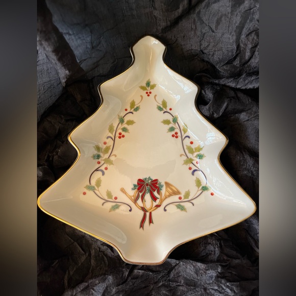 MIkasa Holiday Tree Serving Dish/Candy/Trinkets - Picture 7 of 7